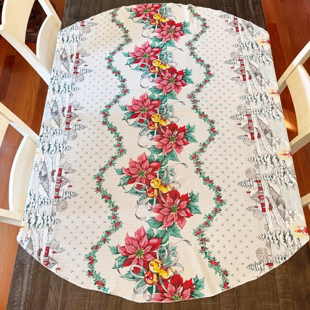 Holiday Poinsettia Snow Farm Textured Round Table Cloth